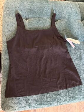 Nike Black Women’s Scoop-Neck Tank Top